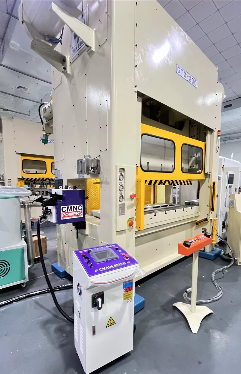 伺服送料机适配冲床多方向安装